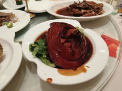 红烧猪蹄膀-太仓玛丽蒂姆花园酒店·雅轩中餐厅(人民北路店)