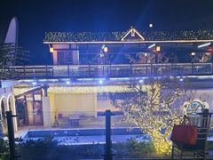 -茅草房·河畔园林火锅