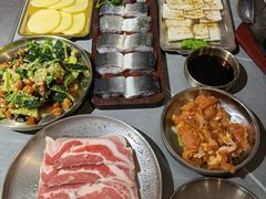刀刃五花肉-围炉肉舍•炭烤活鳗•丹东海鲜烤肉(步行街店)