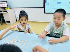 -瑞思少儿中心·少儿英语素养启蒙(勒泰直营校区)