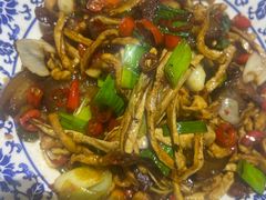 -三湘四水正宗湘菜(君峰路店)