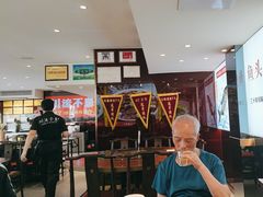 -川流不息·地道川菜·小龙虾(松东路店)