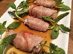 薄荷牛肉卷-云海肴·汽锅鸡·云南菜(天山百盛优客店)