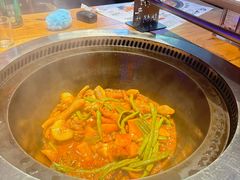 -山河屯铁锅炖·非遗东北菜(南山店)