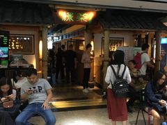 等位区-绿茶餐厅(广州天河城店)