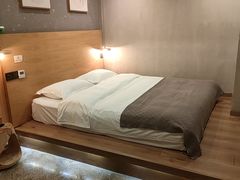 -闲隅江景艺术酒店(解放碑洪崖洞总店)
