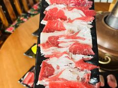 -果松木炭酸菜铜火锅·外婆参鸡汤