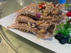 -三亚火车头万人海鲜广场