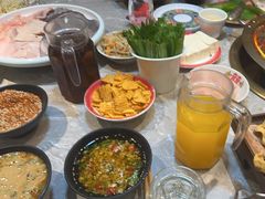 -沸炉重庆老火锅(军事博物馆店)