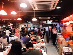 大堂-鲜入围煮花胶鸡海鲜火锅