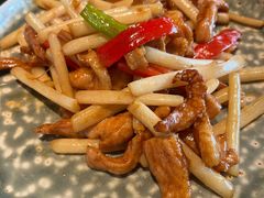 广式花生芽炒生态松阪肉-卯时·龙光雅宴·精致锡帮菜(惠山古镇店)