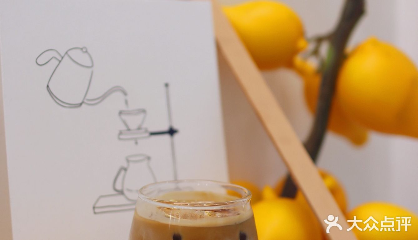 小巷里的小清新咖啡店，一起放轻松☕️