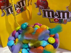 -m豆巧克力世界(上海世茂广场店)