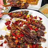 直接上手啃超级爽，如果能嘬上一口啤酒真的无敌