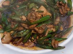 -阿瓦山寨·湘菜现炒·剁椒鱼头王(咸阳总店)