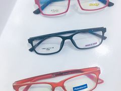 -提一眼镜·蔡司·依视路(小寨店)