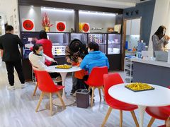 -宏宇眼镜蔡司依视路折扣店(兆佳眼镜城店)