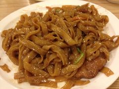 干炒牛河-粤仔湾砂锅粥(广益哥伦布店)