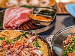 -草家酱蟹炭火烤肉店(珲春南路一店)