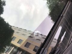 -鲨鱼皮汽车凹陷玻璃修复(静安店)