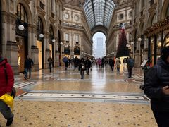 -文艺复兴百货(米兰大教堂广场店)