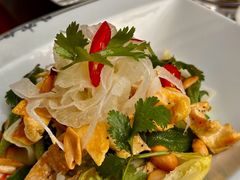 藏红花鸡肉配香草沙拉-凯旋餐厅 Cachet(新天地朗廷酒店)