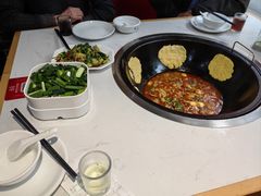 -鲁员外地锅鸡地锅鱼(古墩路店)