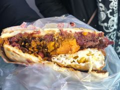特色腊牛肉夹馍-老马家马蓉蛋菜夹馍·腊牛肉夹馍(回民街店)
