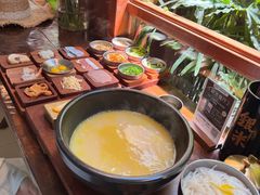 -银米·云南传统过桥米线(双廊黑金冠店)