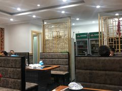 大堂-东北农家院·铁锅炖(莘庄店)
