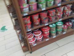 -全家便利店(莲花池东路店)