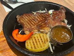 -玛格萝妮比萨屋(四平店)