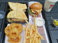 -The Habit Burger Grill 哈比特汉堡(爱琴海店)