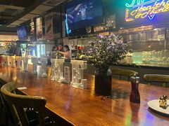 -JINNS锦时 steak&pizza(浸信会礼拜堂旧址店)