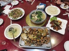 -鑫渔港海鲜本地菜·山海关浑锅(东戴河店)