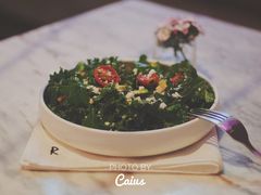 牛油果羽衣甘蓝沙拉-The Rug Cafe(王府中环店)