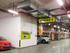 -松江万达广场-停车场