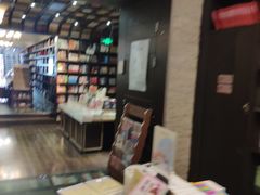 -钟书阁(松江泰晤士小镇店)