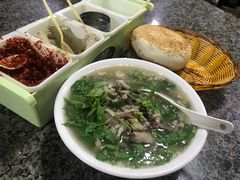 烧饼-清真喜兰老丁羊汤特色小吃