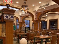 大堂-清真·玛丽亚新疆菜主题餐厅(浙江中路店)