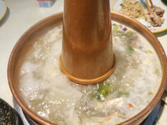 -洞庭洲·防空洞火锅·烧烤·铜锅涮肉(新百广场店)