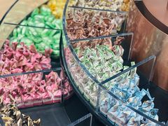 -Laderach 莱德拉(上海环贸iapm店)