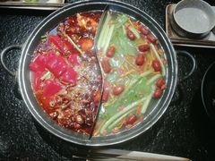-鹿鸣山草本茶香火锅(园西路店)