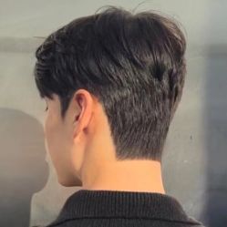 -一家只做男发烫染的店