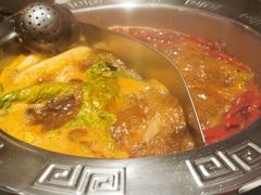 红油鸳鸯锅-热辣宗师·串串火锅(万达金街店)