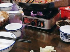 -富正毅三下锅·湘西韵味(天门山索道店)