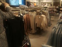 -H&M(鹏欣水游城店)