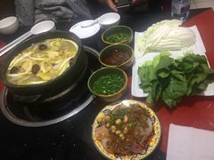 -南渝食府.墨脱石锅松茸鸡