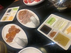 -皇城根·烤鸭·鱼头·家常菜(欧亚大观乐活城店)