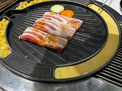 -山野的朋友露营炭火烤肉